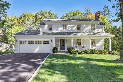 8 Edelweiss Ln, Darien, CT 06820