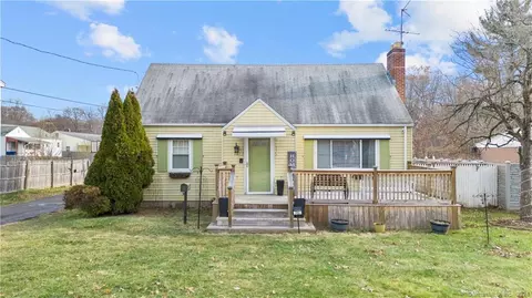 76 Oak St, East Hartford, CT 06118