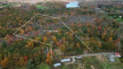 27 Tyott Rd, Pomfret, CT 06259