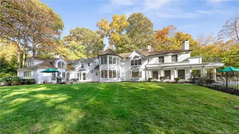 21 Halter Ln, Darien, CT 06820