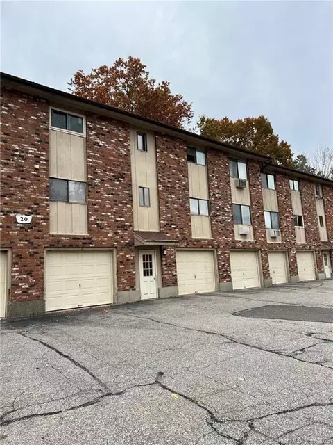 20 Kay Ln #J, Waterbury, CT 06708