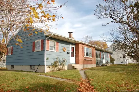 33 School St, Stonington, CT 06355