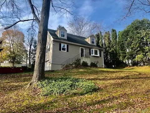 10 Mckay Rd, Danbury, CT 06811