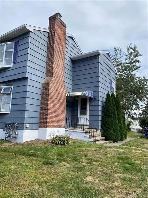 67 Edward St, West Haven, CT 06516