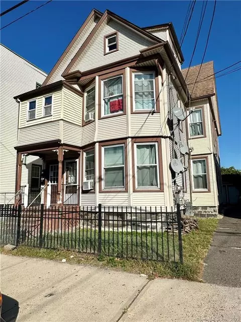 258 Brooks St, Bridgeport, CT 06608