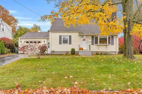 28 Sedgwick Rd, East Hartford, CT 06108