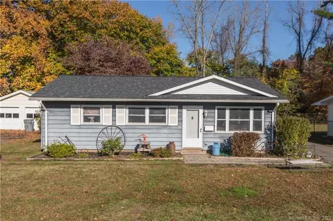 28 Hardwood Rd, Plainville, CT 06062