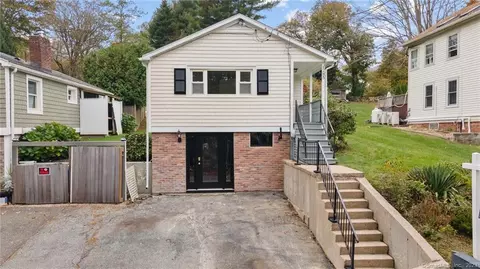 285 High St, Groton, CT 06355