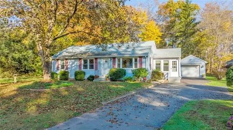 58 Wellwyn Dr, Portland, CT 06480