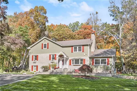 17 Barton Ln, Greenwich, CT 06807
