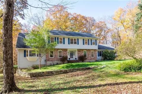 9 Brookwood Rd, New Fairfield, CT 06812