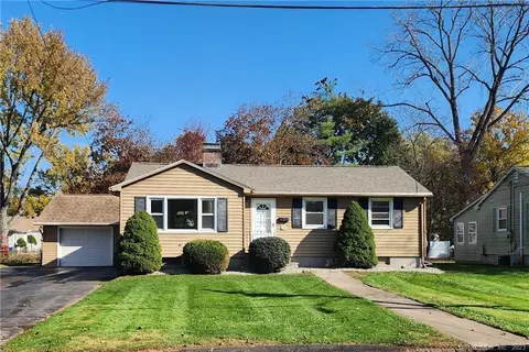 24 Clifford St, Newington, CT 06111