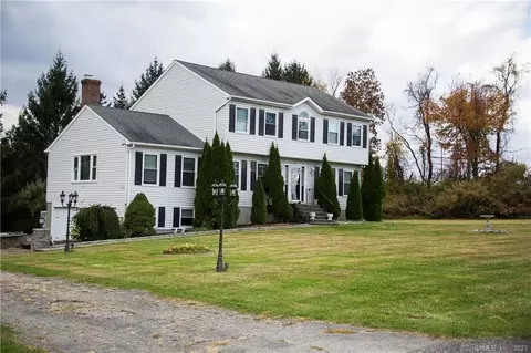 50 Bonnie Vu Ln, New Milford, CT 06776