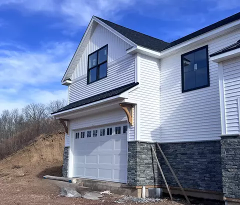 14 Village Cir #14, Guilford, CT 06437