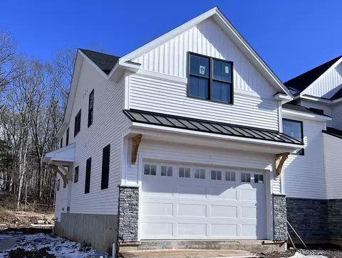 14 Village Cir #14, Guilford, CT 06437