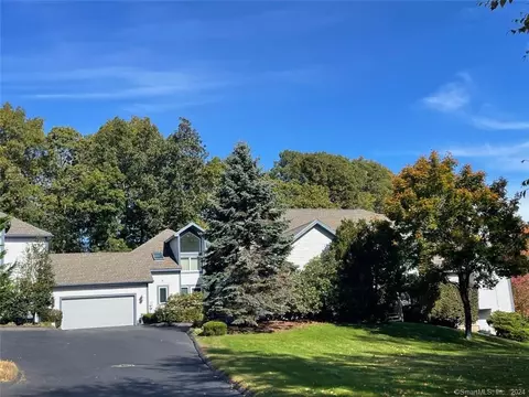 9 Griffen Dr #9, Mystic, CT 06355