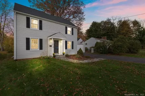 118 Dowd St, Newington, CT 06111