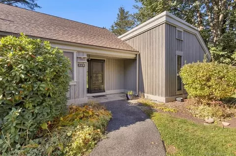 647 Heritage Vlg #B, Southbury, CT 06488