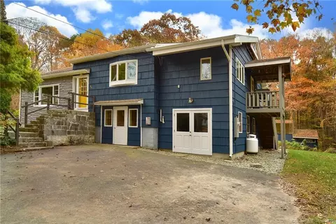31 Staeth Rd, East Hampton, CT 06424
