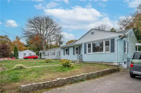 17 Gillette Rd, Norwich, CT 06360