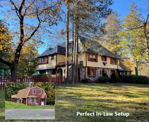 5 Ohehyahtah Pl, Danbury, CT 06810