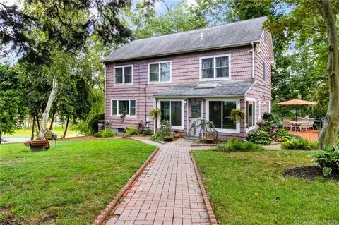 25 Duane Pl, Bridgeport, CT 06610