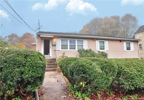 47 Dracut Ave, Waterbury, CT 06704