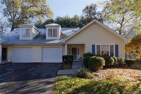 8 Tabor Cir #8, West Hartford, CT 06117