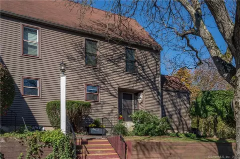 16 Danforth Ln #16, Rocky Hill, CT 06067