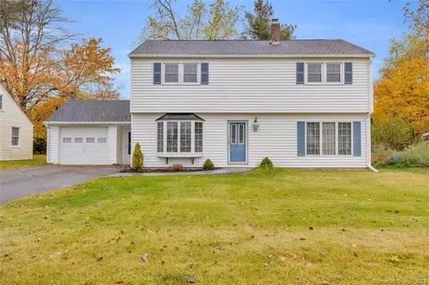 26 Middle Dr, East Hartford, CT 06118