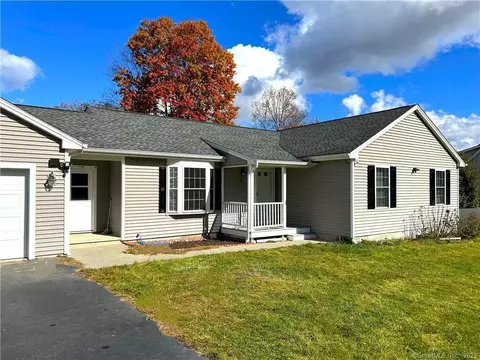 10 Dennis Dr, Montville, CT 06382