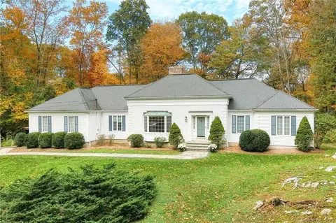 14 Beechwood Ln, Ridgefield, CT 06877