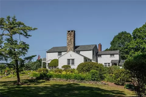 137 Skyline Ridge Rd, Bridgewater, CT 06752