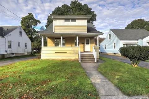 365 Franklin Ave, Stratford, CT 06614