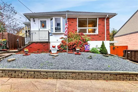 59 Mott St, Ansonia, CT 06401