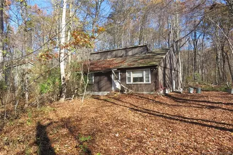 36 Mott Hill Rd, East Hampton, CT 06424