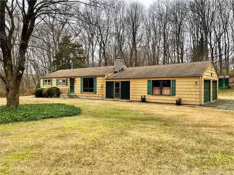 6 Silversmith Ln, Redding, CT 06896