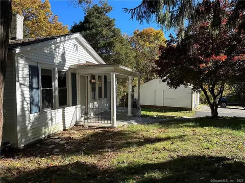 44 Fairfax St, Waterbury, CT 06704