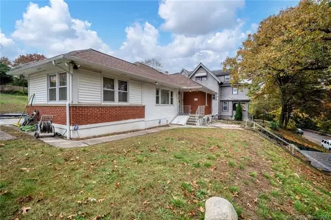 17 Southview St, Naugatuck, CT 06770