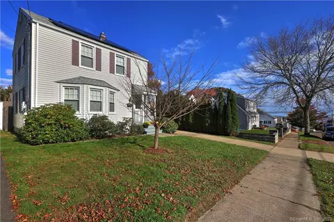 99 Ivy St, West Haven, CT 06516
