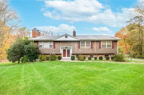 218 Fishing Trl, Stamford, CT 06903