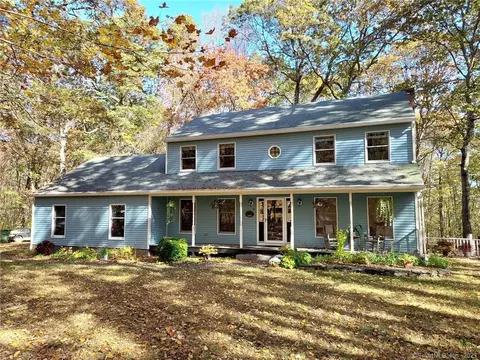 4 Tiffany Ct, East Hampton, CT 06424