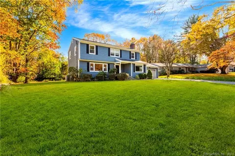 47 Woody Ln, Fairfield, CT 06825
