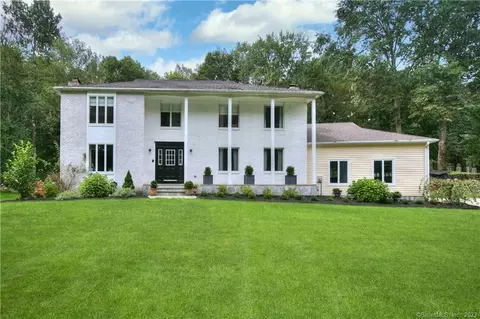 145 Bayberry Ln, Easton, CT 06612