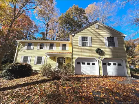 68 Pheasant Run Dr, Ledyard, CT 06335
