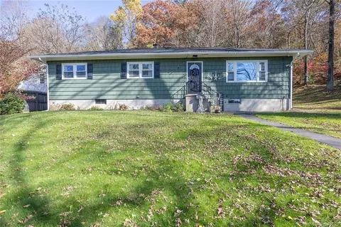 81 Reynolds Bridge Rd, Thomaston, CT 06787
