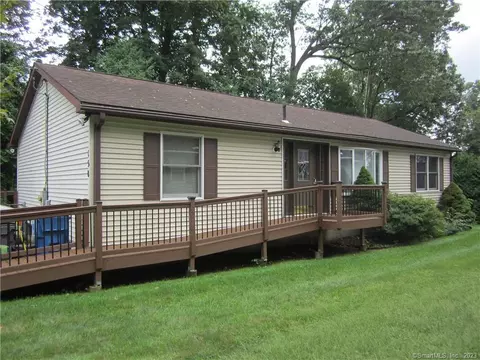 158 Hollister St, Manchester, CT 06042