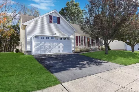 56 Greenview Ter, Middletown, CT 06457