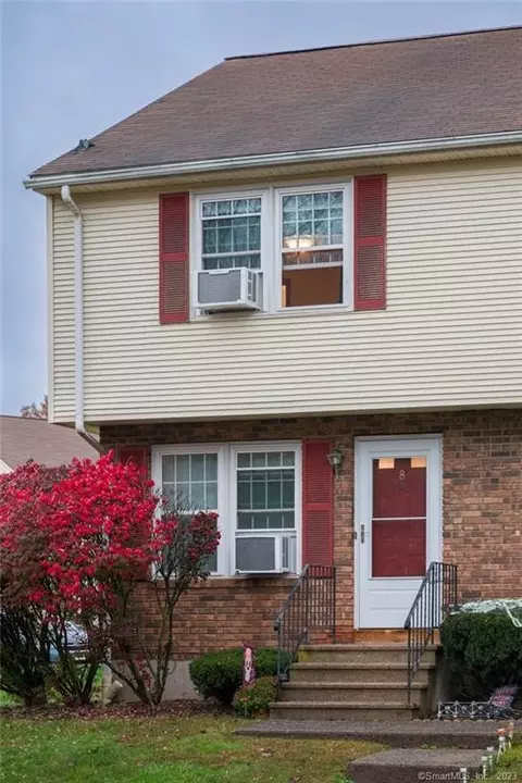 3 Countryside Ln #8, Middletown, CT 06457