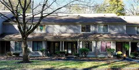 41 Riveredge Dr #41, Winchester, CT 06098